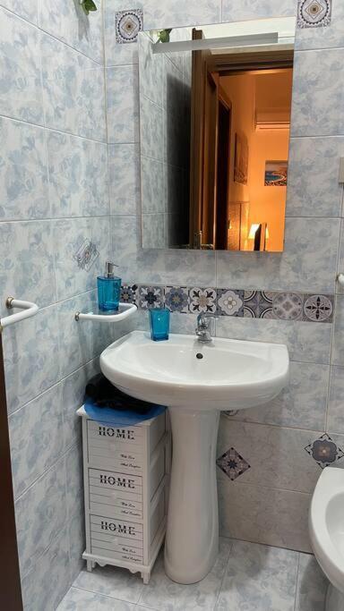 Mona House Accogliente Casa Vacanza Palermo Esterno foto